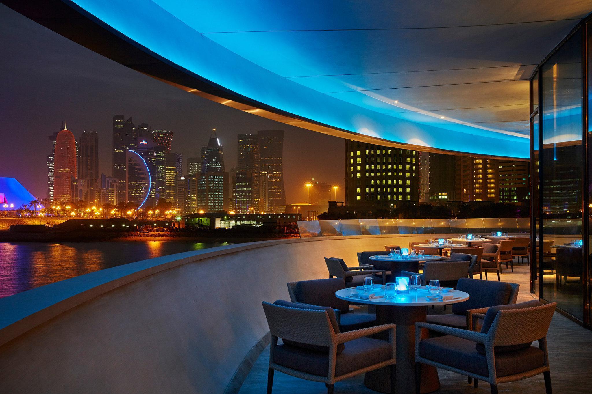 Four Seasons Hotel Doha Exterior foto The Address Lounge at Dubai International Airport