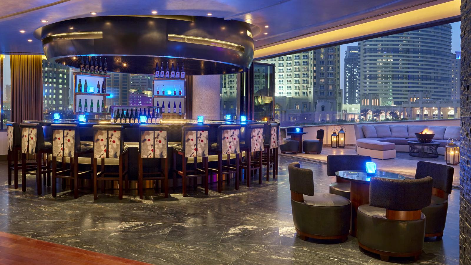 Four Seasons Hotel Doha Exterior foto The bar at the 360° Lounge