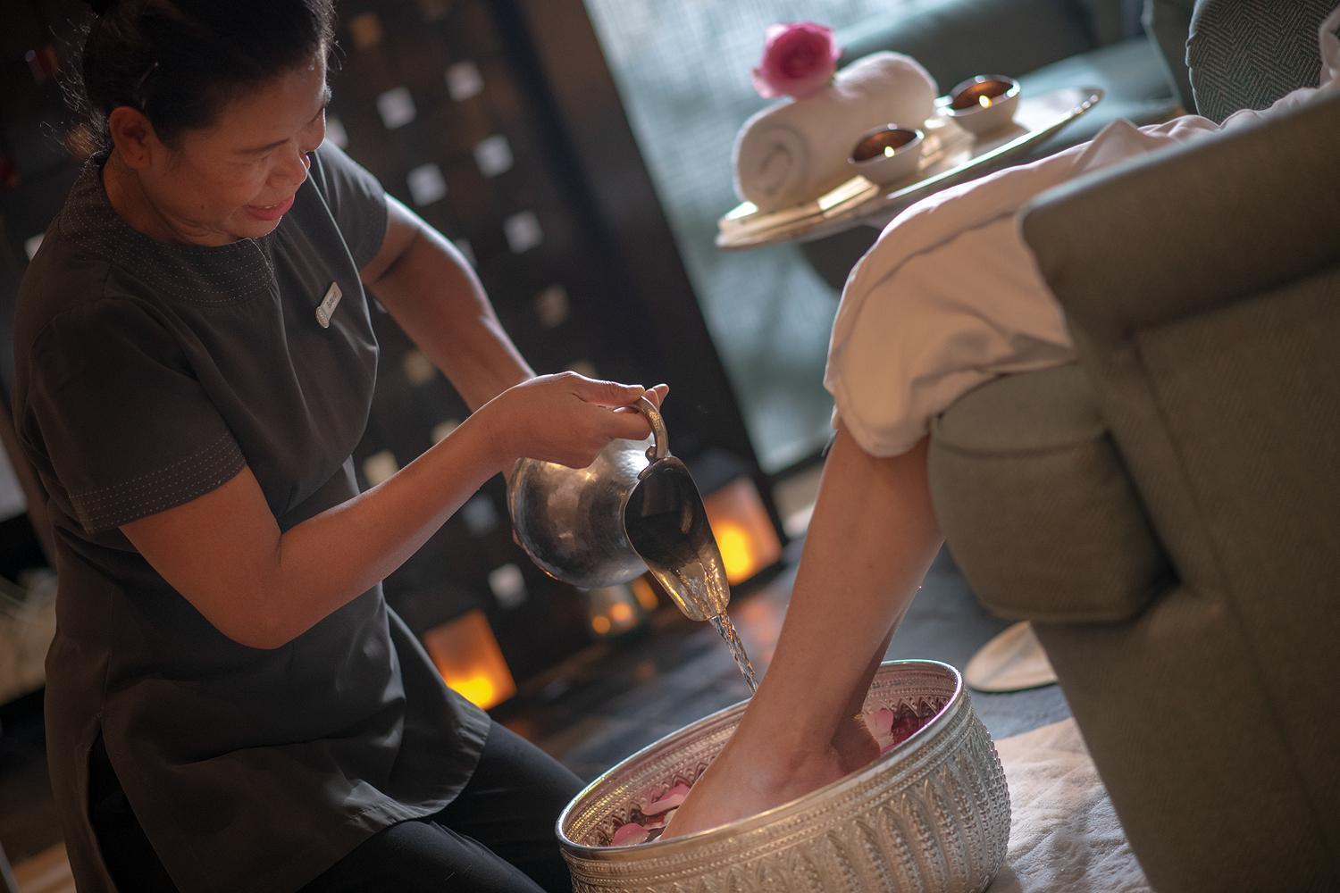 Four Seasons Hotel Doha Exterior foto Thai foot massage