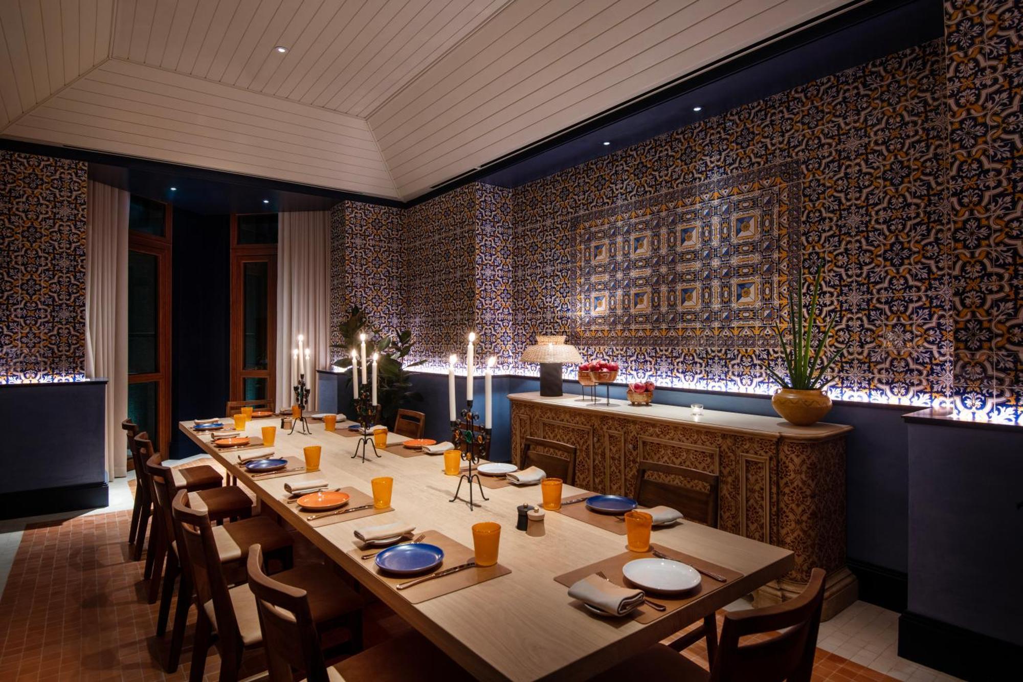 Four Seasons Hotel Doha Exterior foto The dining room at the restaurant