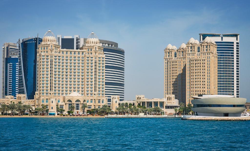 Four Seasons Hotel Doha Exterior foto The Jumeirah Beach Hotel (left) and Jumeirah Creekside (right)